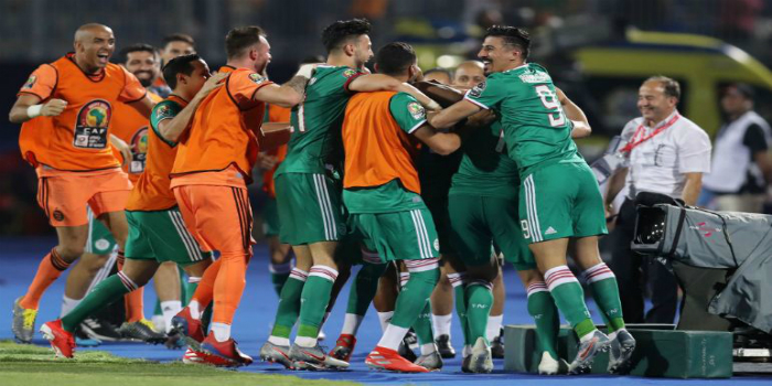 صورة منتخب الجزائر يتأهل بسهولة إلى ربع نهائي الكان