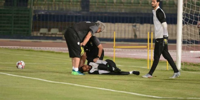 صورة عملية جراحية ناجحة لحارس المنتخب المصري