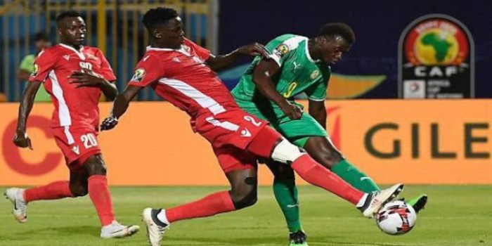 صورة السنغال تقسو على كينيا وترافق الجزائر لثمن النهائي