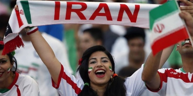 صورة رئيس الفيفا يطالب إيران بالسماح للمشجعات بدخول الملاعب