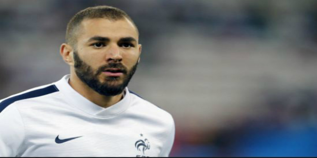 صورة مدرب منتخب فرنسا يعلق على إمكانية استدعاء كريم بنزيما