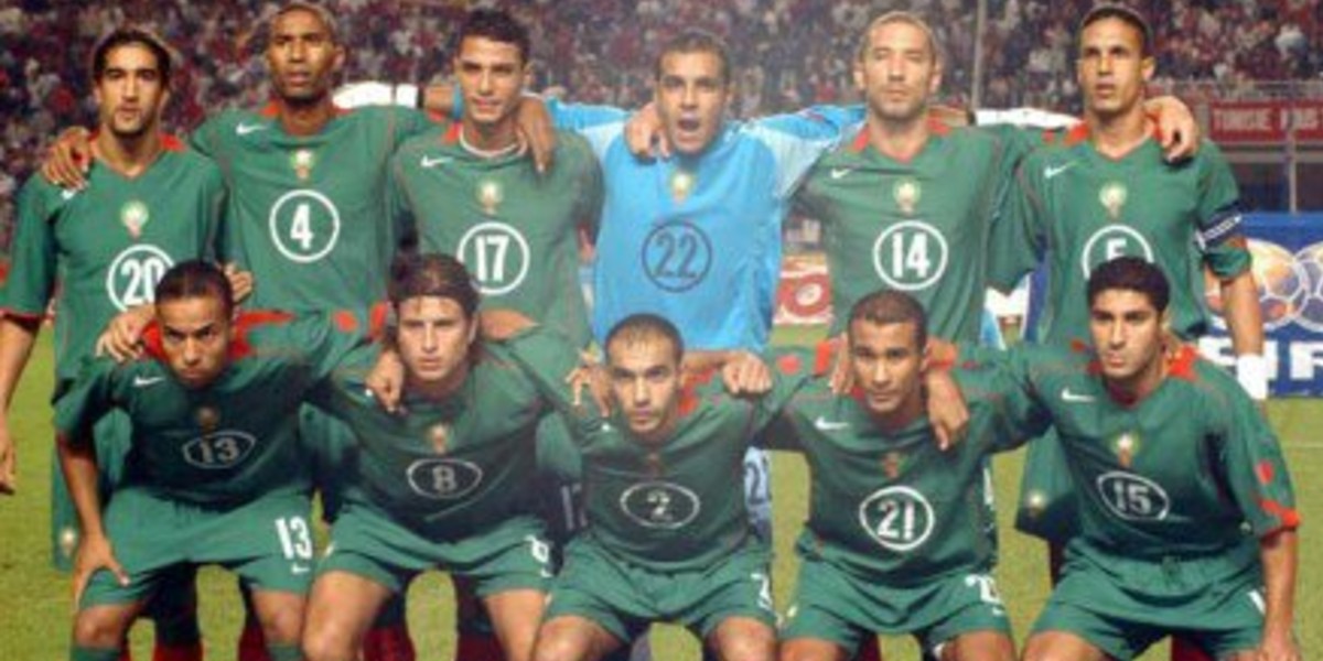 صورة نجم المنتخب سنة 2004 يشرف على فريق في البطولة الاحترافية -صور