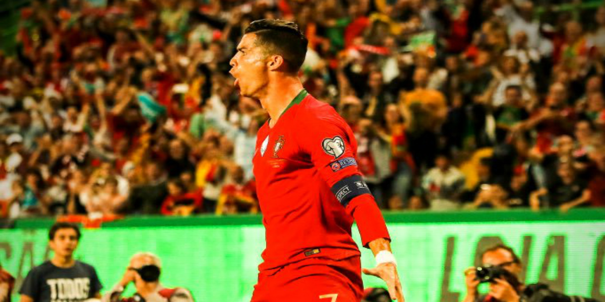 صورة رونالدو يحقق رقما قياسيا جديدا مع منتخب البرتغال