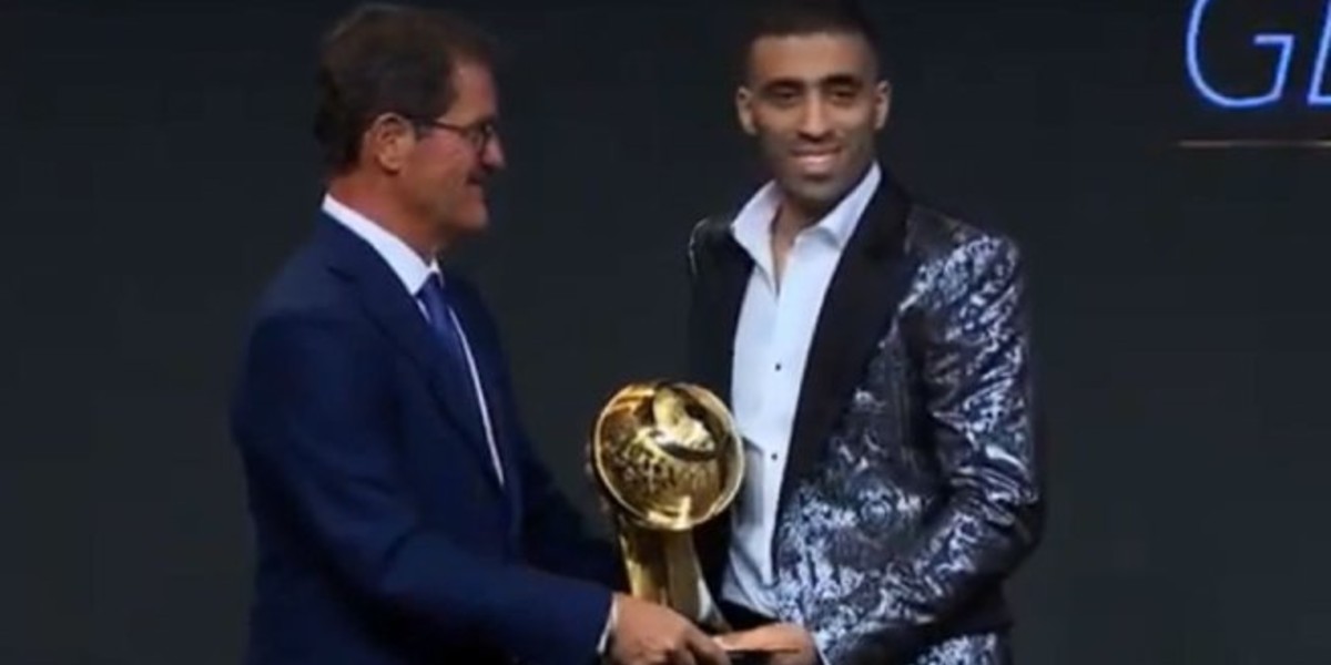 صورة حمدالله يتوج بجائزة أفضل لاعب عربي