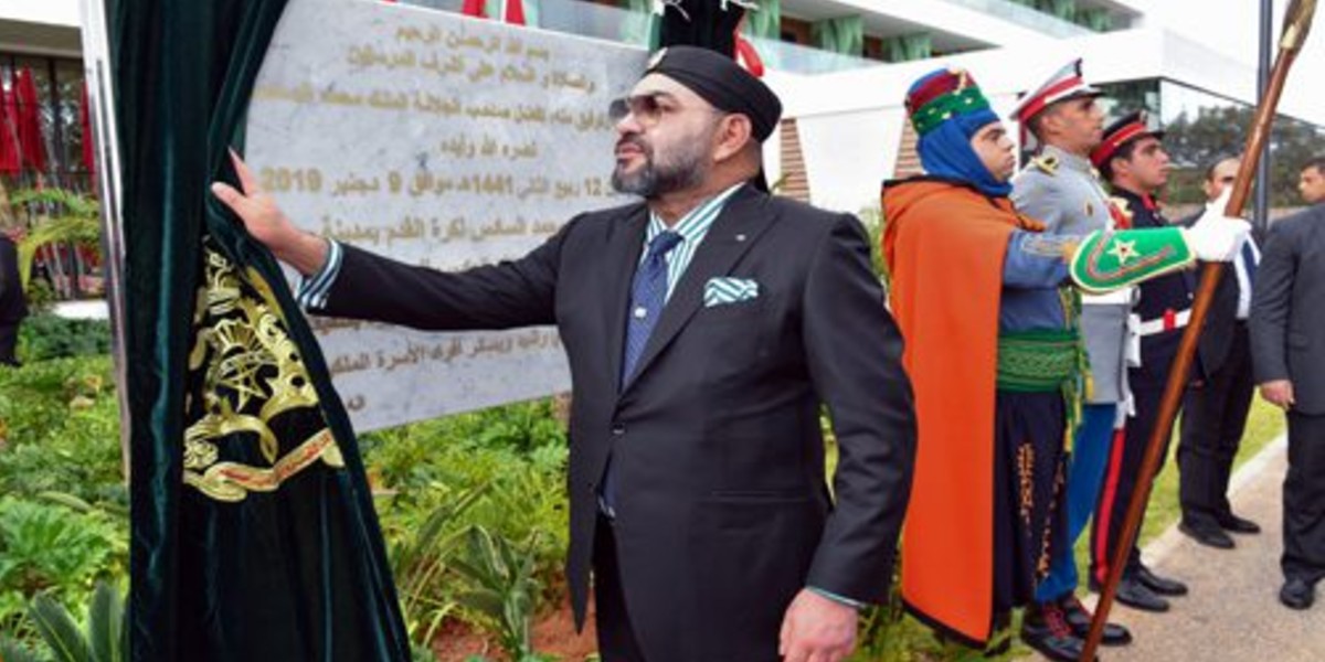صورة نجوم الكرة المغربية يتفاعلون مع إساءة قناة “الشروق” الجزائرية للملك محمد السادس