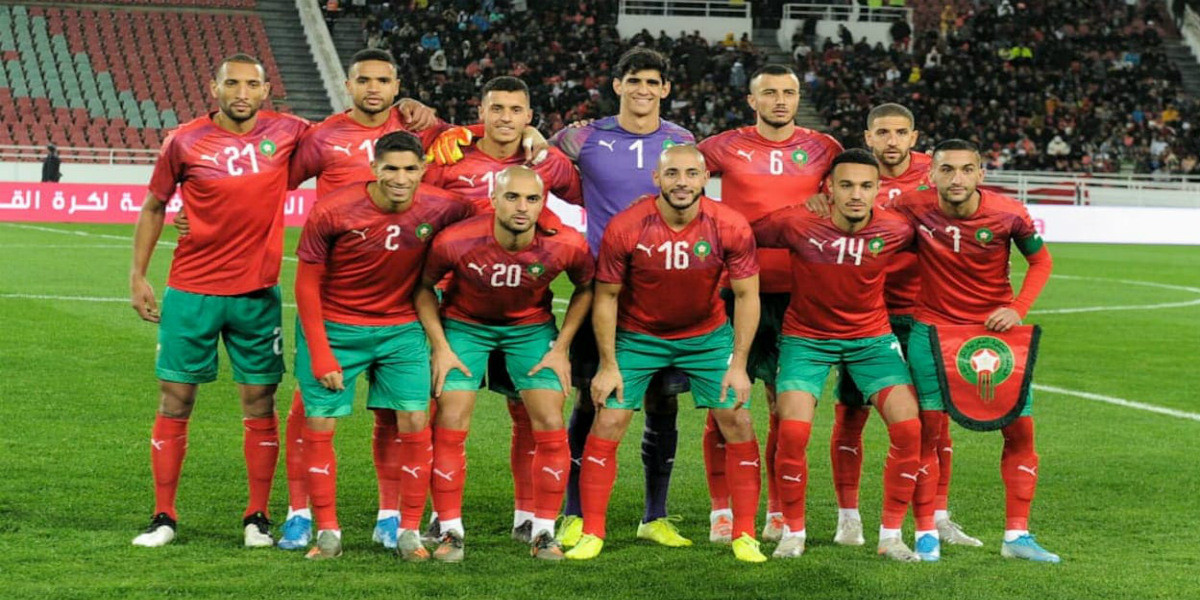 صورة جماهير فريق أوروبي تعتدي على لاعب المنتخب المغربي