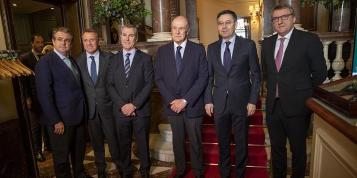 صورة اجتماع طارئ لإدارة برشلونة قد يسفر عن الاستقالة