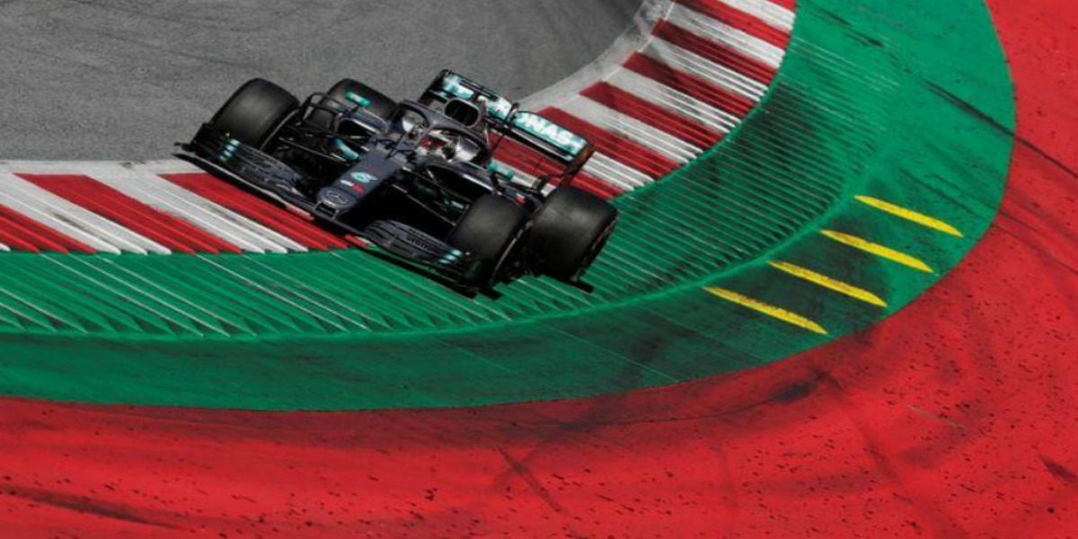 صورة بوتاس يفوز بسباق مثير في النمسا في افتتاح موسم فورمولا 1