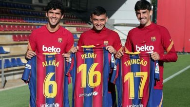 صورة برشلونة يكشف عن أرقام قمصان لاعبيه الجدد -فيديو