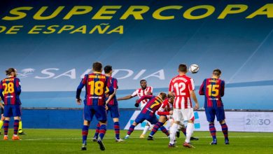 صورة في مباراة طُرد فيها ميسي.. بيلباو ينتصر على برشلونة ويتوج بطلا لكأس السوبر الإسباني- فيديو