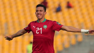 صورة هزيمة المنتخب المغربي أمام جنوب إفريقيا: ردة فعل سفيان رحيمي وأخرين