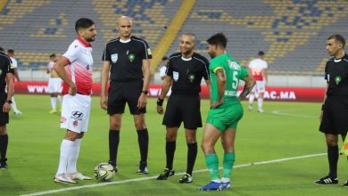 صورة رسميا.. الكشف عن حكم مباراة “الديربي” بين الوداد والرجاء البيضاويين