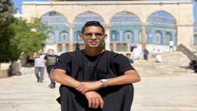 صورة بانون ينشر صوره في القدس ويتفاعل مع أحداث “المسجد الأقصى”- صور