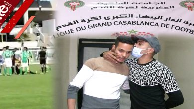 صورة لقاء صلح بين لاعبٍ وحكم اعتدي عليه في احدى مباريات الهواة- فيديو