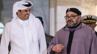 صورة الملك محمد السادس يهنئ أمير قطر على نجاح تنظيم مونديال 2022