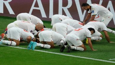 صورة خاص…فوزي لقجع يجتمع بلاعبي المنتخب المغربي بعد الفوز على بلجيكا