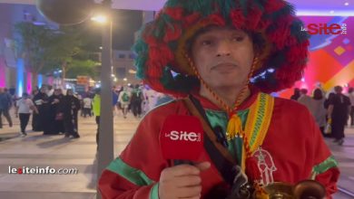 صورة مشجع مغربي ينتقد الجماهير المغربية الحاضرة في قطر -فيديو-