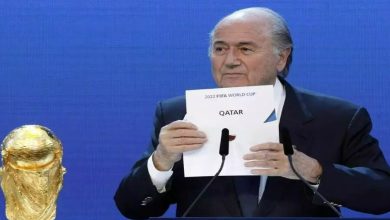 صورة بلاتر يعلن ندمه على تمكين قطر من احتضان مونديال 2022 ويحدد الدولة التي كان يأمل استضافتها للمنافسة