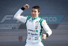 صورة انتصار كبير لسليمان الزنفري بسباق الفورمولا 4 في البحرين