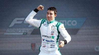 صورة انتصار كبير لسليمان الزنفري بسباق الفورمولا 4 في البحرين