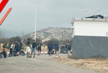 صورة جماهير الرجاء بالمئات في محيط ملعب أكادير وتنتظر موعد انطلاق المباراة أمام مولودية وجدة- فيديو