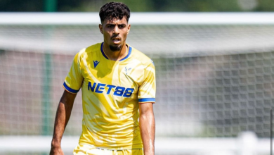 صورة مدرب كريستال بالاس يكشف جديد الحالة الصحية للمغربي شادي رياض