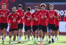 صورة مقابل استبعاد 9 لاعبين.. الثنائي المغربي يقود قائمة الأهلي القادمة إلى المغرب لمواجهة الجيش الملكي