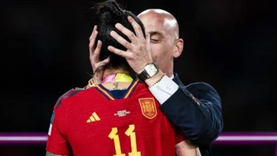 صورة صاحب القبلة الشهيرة روبياليس يتحدى المغرب وفيفا