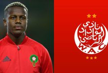 صورة بعد حكيم زياش.. تفاصيل اهتمام الوداد بنجم المنتخب المغربي السابق حمزة منديل وإمكانية ضمه