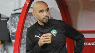صورة الركراكي يتغنى بالفوز على الموزمبيق ويدافع عن عودة رومان سايس إلى المنتخب المغربي