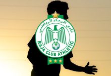 صورة لاعب يخطف الأنظار مع ناشئي الرجاء ويتم تصعيده إلى الفريق