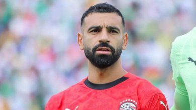 صورة محمد صلاح يتقدم التشكيلة الأساسية للأهلي أمام زيمبابوي