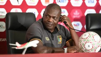 صورة مدرب الكاميرون يرمي الضغط على الركراكي والمنتخب المغربي قبل الصدام في ربع النهائي