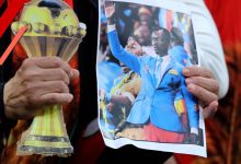 صورة المشجع الشهير بـ”باتريس لومومبا” يشكر المغاربة على رفع صوره في مباراة الأسود أمام الكاميرون