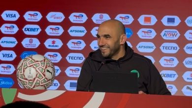 صورة كأس إفريقيا.. بنصغير يرافق الركراكي في الندوة الصحفية التي تسبق النهائي
