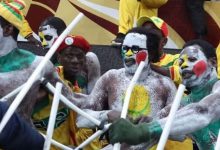 صورة مثيرو الشغب في نهائي كأس إفريقيا يضربون عن الطعام بسب “الولوف”