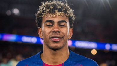 صورة يامال يشارك مارادونا في رقم تاريخي مع برشلونة