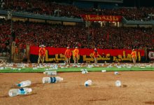 صورة خبراء يحددون العقوبة المرتقبة من “الكاف” في حق الأهلي بسبب شغب جماهيره أمام الجيش الملكي