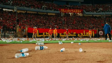 صورة خبراء يحددون العقوبة المرتقبة من “الكاف” في حق الأهلي بسبب شغب جماهيره أمام الجيش الملكي