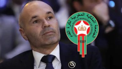 صورة بعد أنباء انضمامه إلى طاقم الركراكي.. إنييستا يحلّ بالمغرب ويثير الجدل