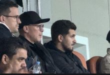 صورة أربعة محللين رهن إشارة محمد وهبي