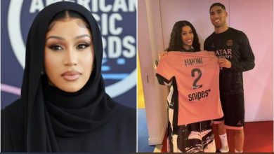 صورة أشرف حكيمي يتصدر “تريند” بسبب مغنية أمريكية