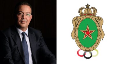 صورة فوزي لقجع يهنئ الجيش الملكي على التأهل لنصف نهائي أبطال إفريقيا