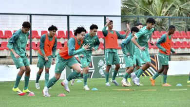 صورة مدرب المنتخب المغربي يرفض اللعب بمركز محمد السادس