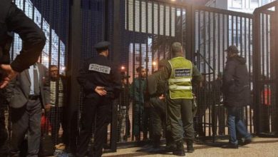 صورة سدود وإجراءات أمنية مشددة في محيط “دونور”تحسبا لاستقبال جماهير الوداد والجيش الملكي