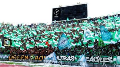 صورة في يوم العودة.. تيفو واحتفالية من “غرين بويز” و”إيغلز” في مباراة الرجاء وأولمبيك آسفي