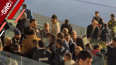 صورة سب وغضب ومطالبة برحيل آيت منا بعد تعادل الوداد مع الدفاع الجديدي -فيديو
