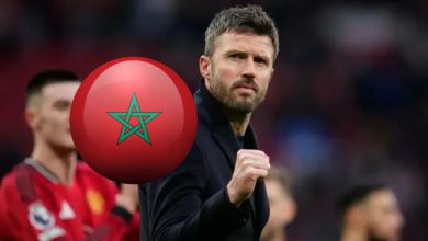 صورة كاريك يطالب بضم لاعب مغربي إلى مانشستر يونايتد