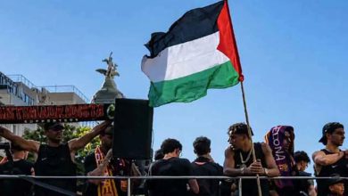 صورة رئيس وزراء إسبانيا مدافعا عن يامال: إسبانيا اعترفت بدولة فلسطين”