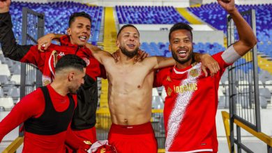 صورة لاعبو الوداد يحتفلون في “الكورفا نور” بعد الفوز على الرجاء رغم غياب الجمهور- فيديو
